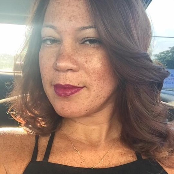 Poshmark profile picture for @mothers